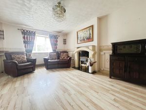 Lounge- click for photo gallery